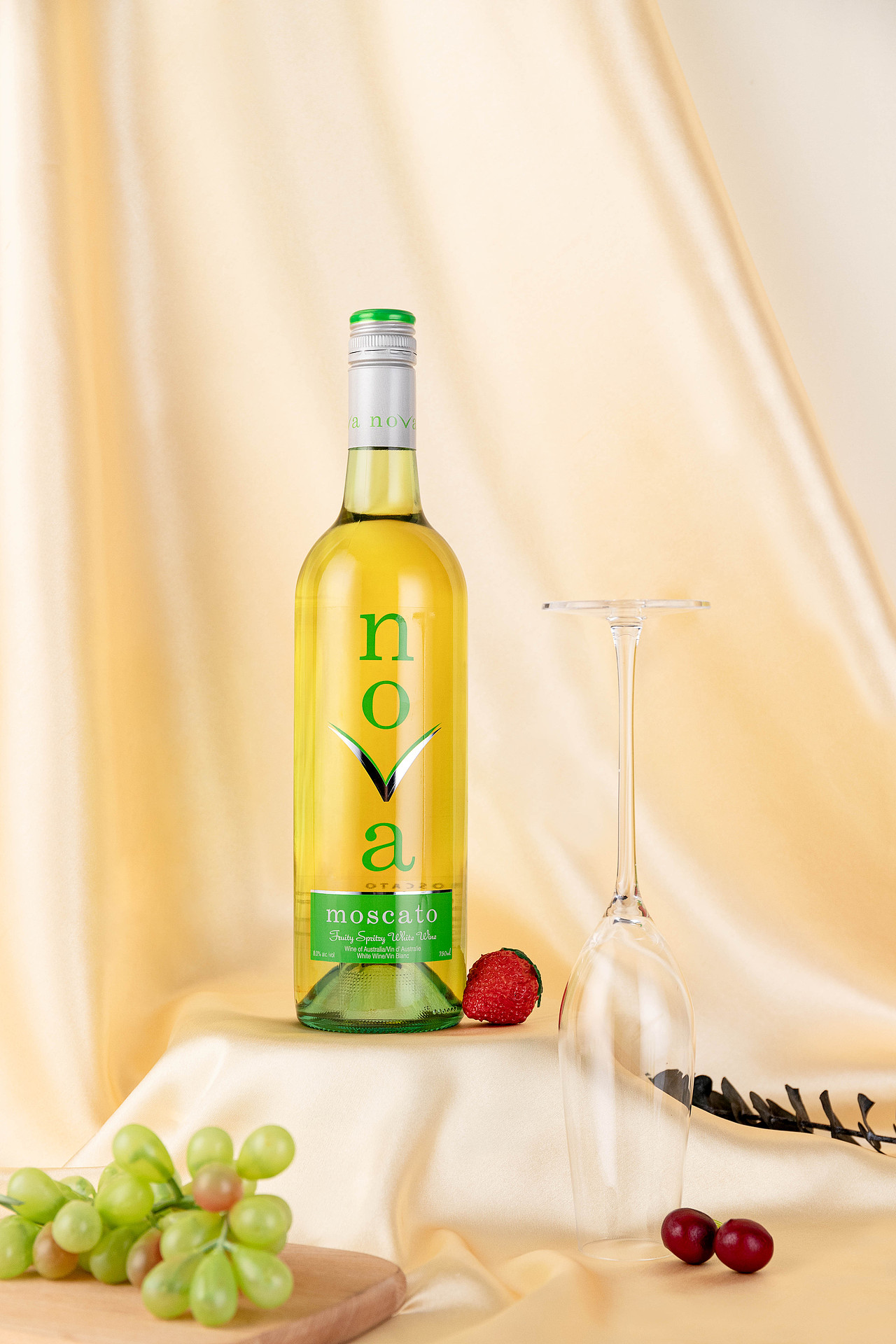 白葡萄酒丨产品摄影