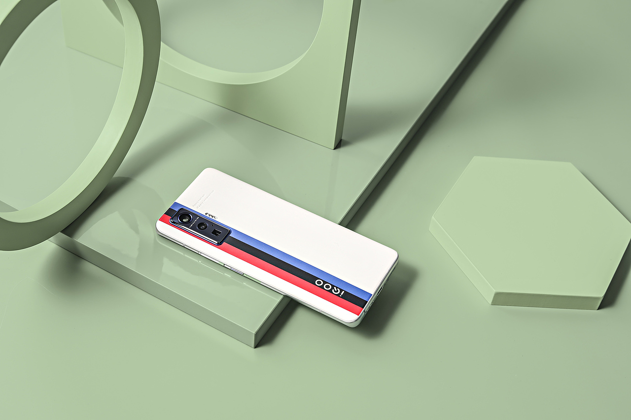 iqoo5proxbmw传奇版