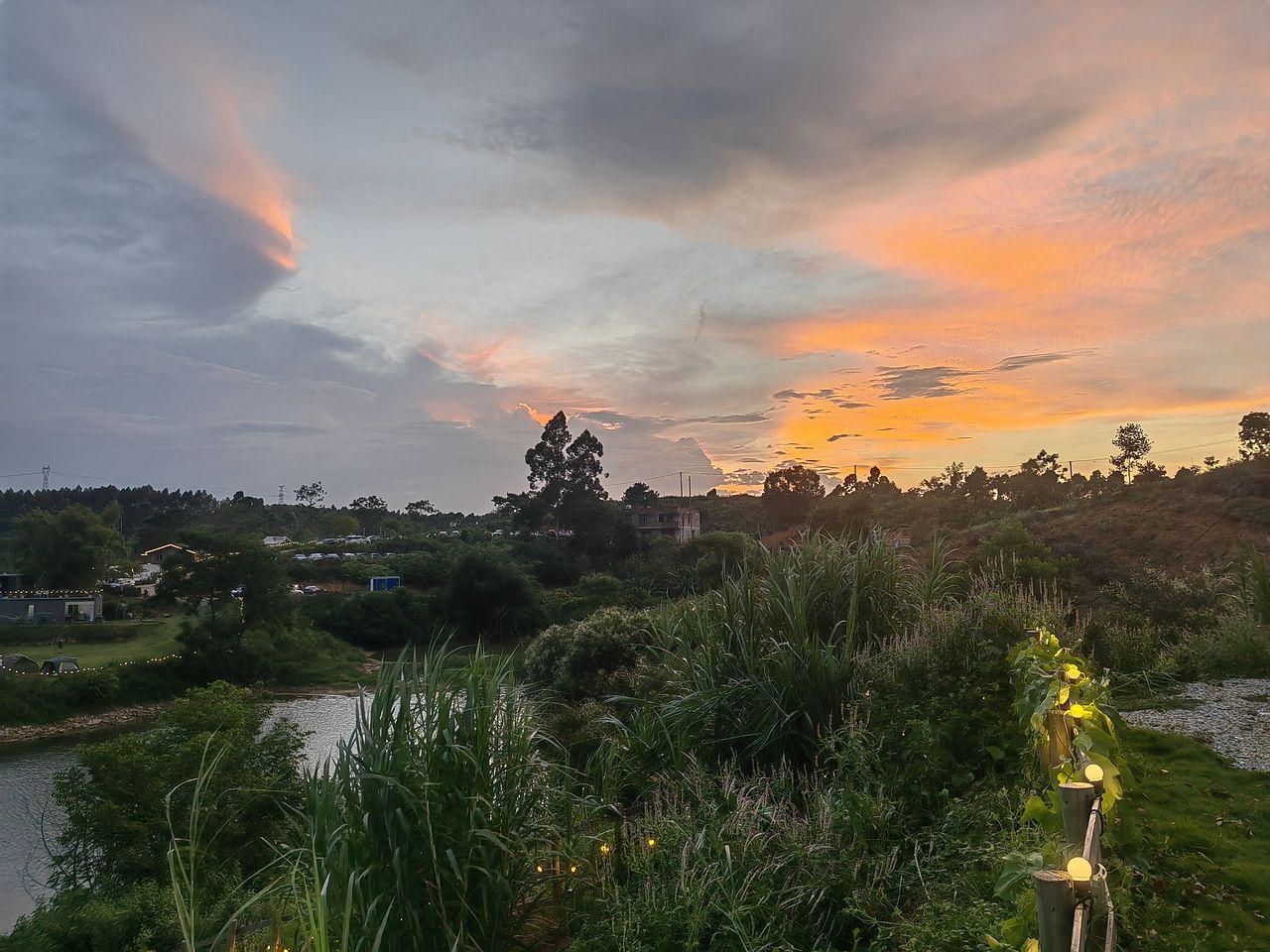 亚当湾露营基地的的晚霞