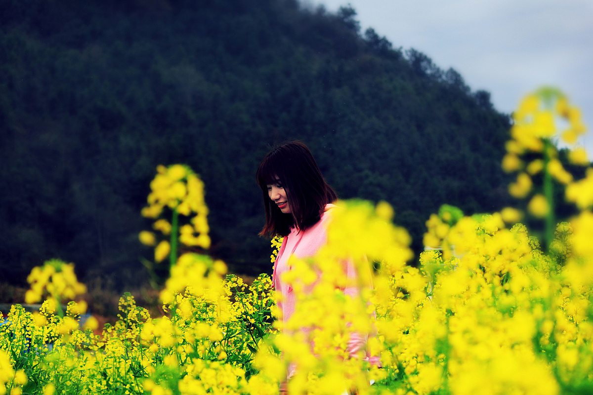 风景人物拍摄-春花阴雨油菜花