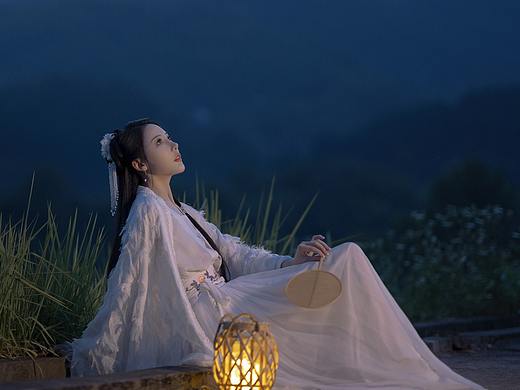 我本将心向明月 奈何明月照沟渠