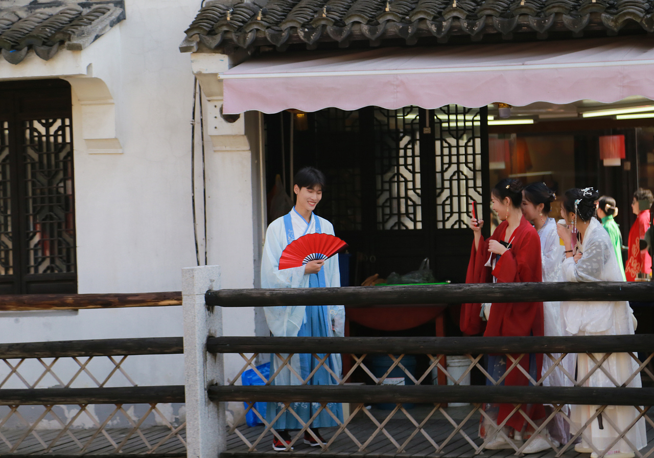 旅拍人像（图ZMTQwMTA1OTMy） - 人像摄影 - 站酷设计师凡尘微星原创素材 - 站酷ZCOOL