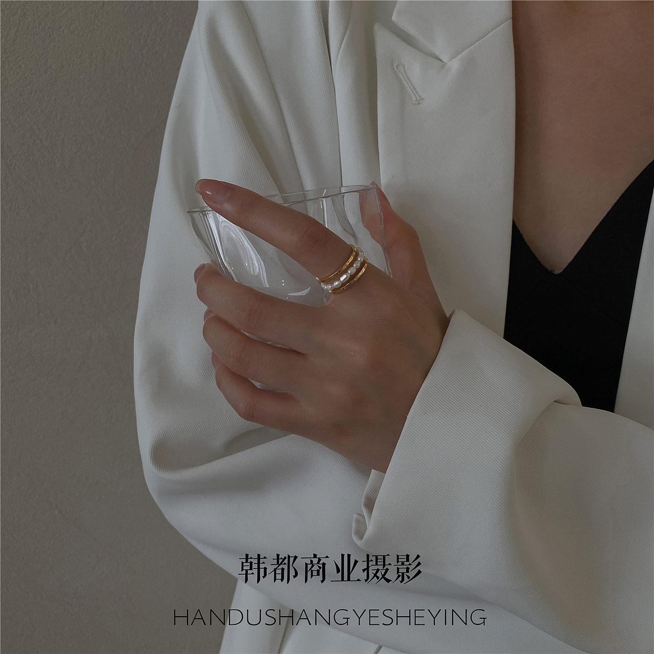 珍珠项链无头风（图ZMjU4ODI3OTE2） - 人像摄影 - 站酷设计师麦图商业摄影原创素材 - 站酷ZCOOL