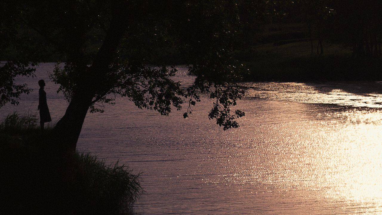 身后是山川湖泊，眼中是满天星辰（图ZMTYwMTczODgw） - 人像摄影 - 站酷设计师徐子Zia原创素材 - 站酷ZCOOL