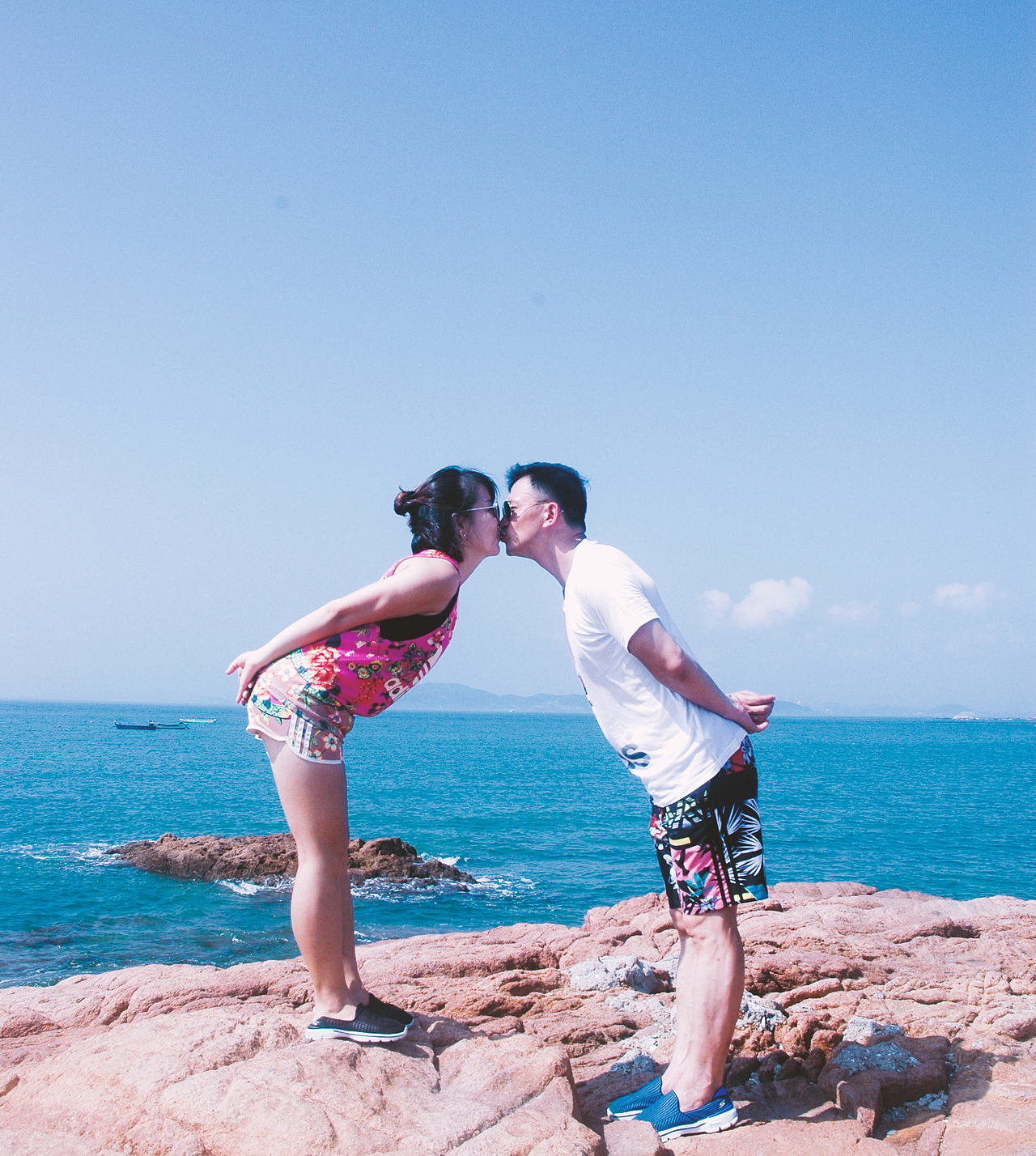 带她来青岛吧！（图ZNTcwMjY5ODA=） - 人像摄影 - 站酷设计师设计师小于原创素材 - 站酷ZCOOL