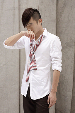 为杂志拍摄明星耿乐