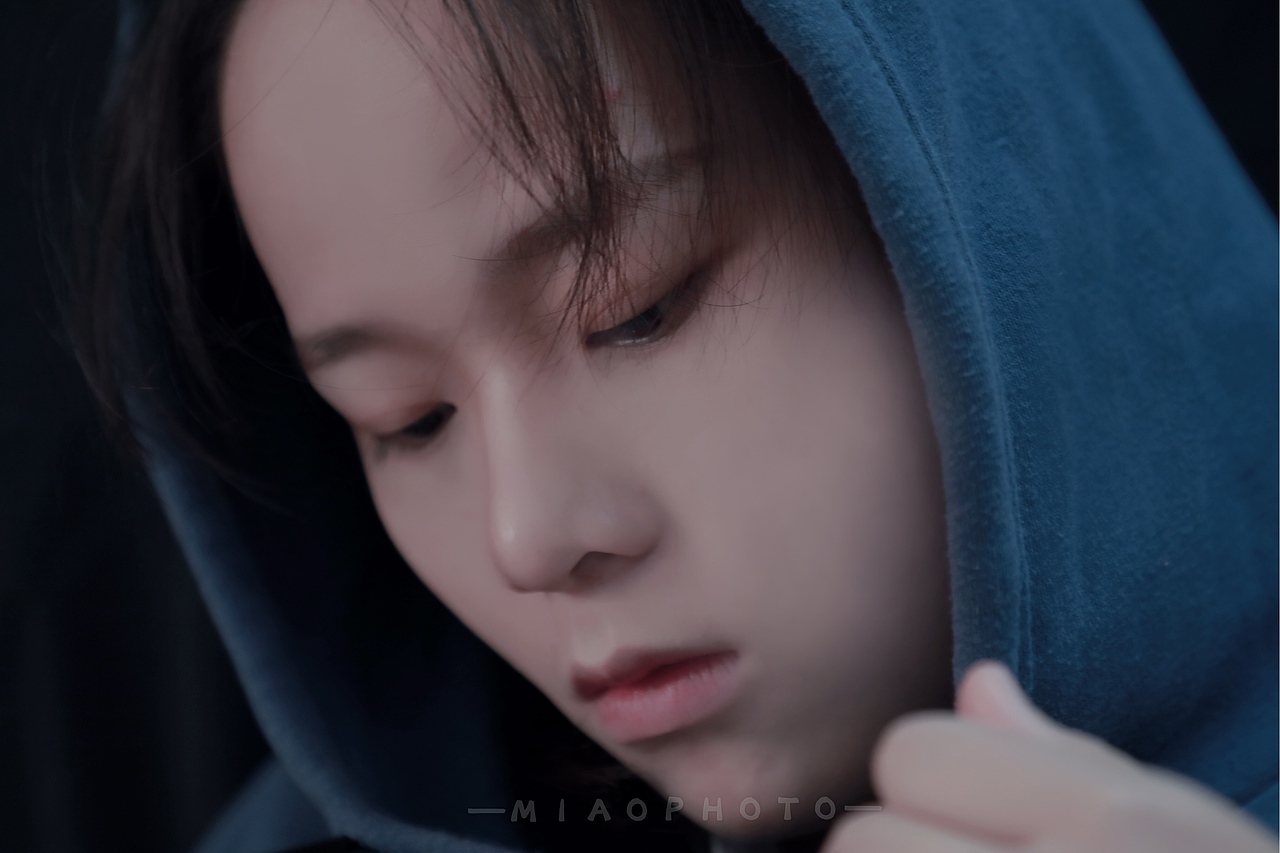 枷锁（图ZMTk2NDQzMDM2） - 人像摄影 - 站酷设计师瓦特来啦原创素材 - 站酷ZCOOL