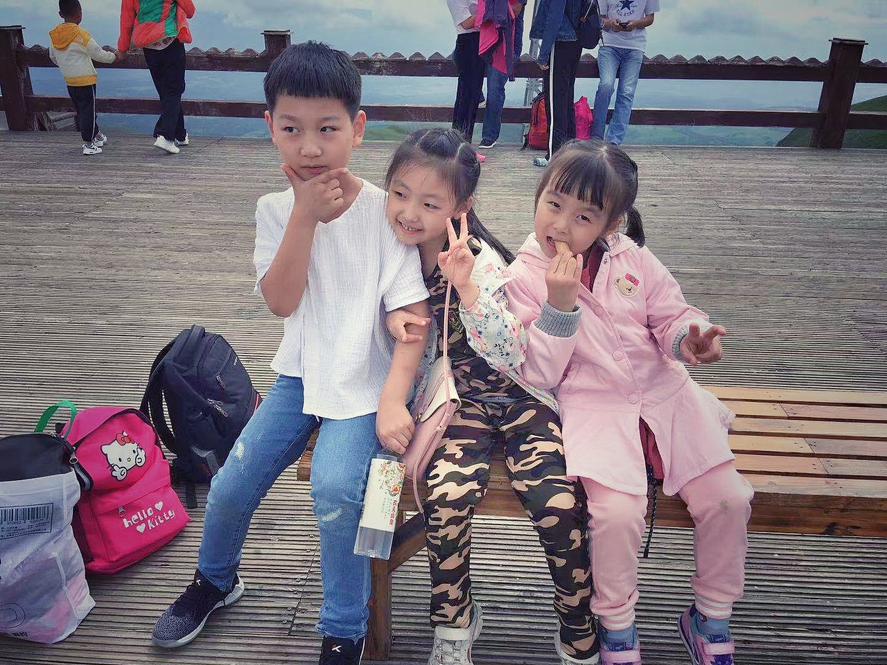 四娃游长白山（图ZMTY5NzgxMTc2） - 绘本 - 站酷设计师ArleneC原创素材 - 站酷ZCOOL