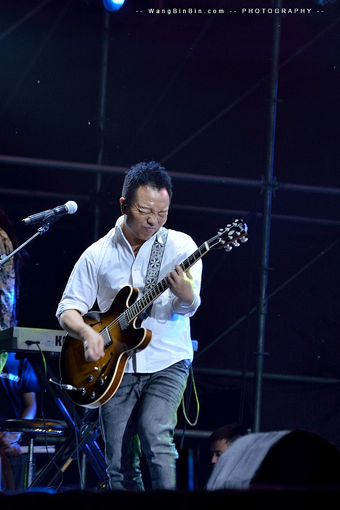 2015优放音乐节——许巍（图ZMjc2NzY2NjQ=） - 人文/纪实摄影 - 站酷设计师binbin5s原创素材 - 站酷ZCOOL