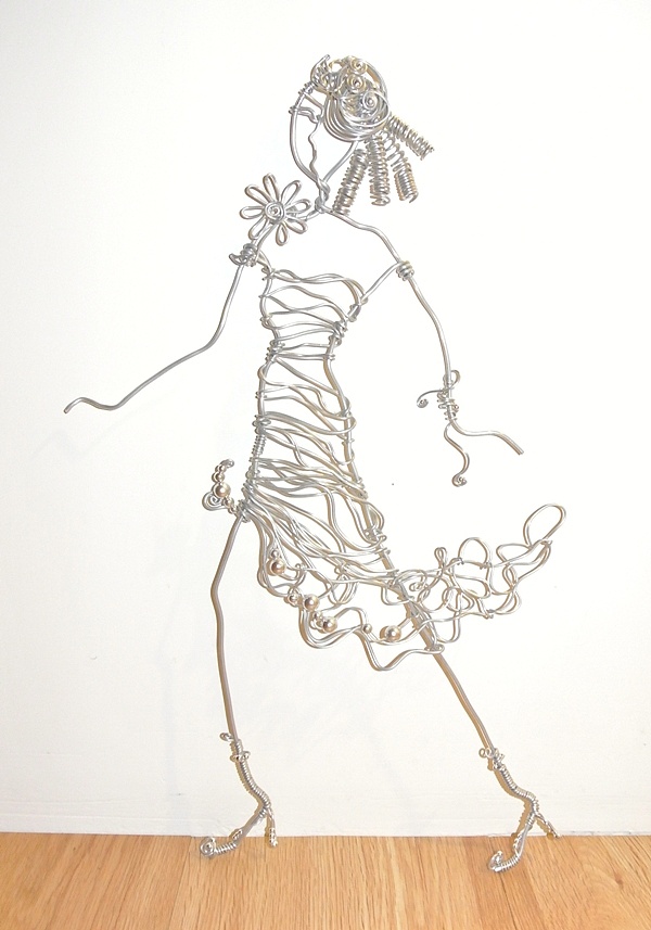 铝线创作-手工铝线涂鸦式的2d娃娃和座立式3d娃娃