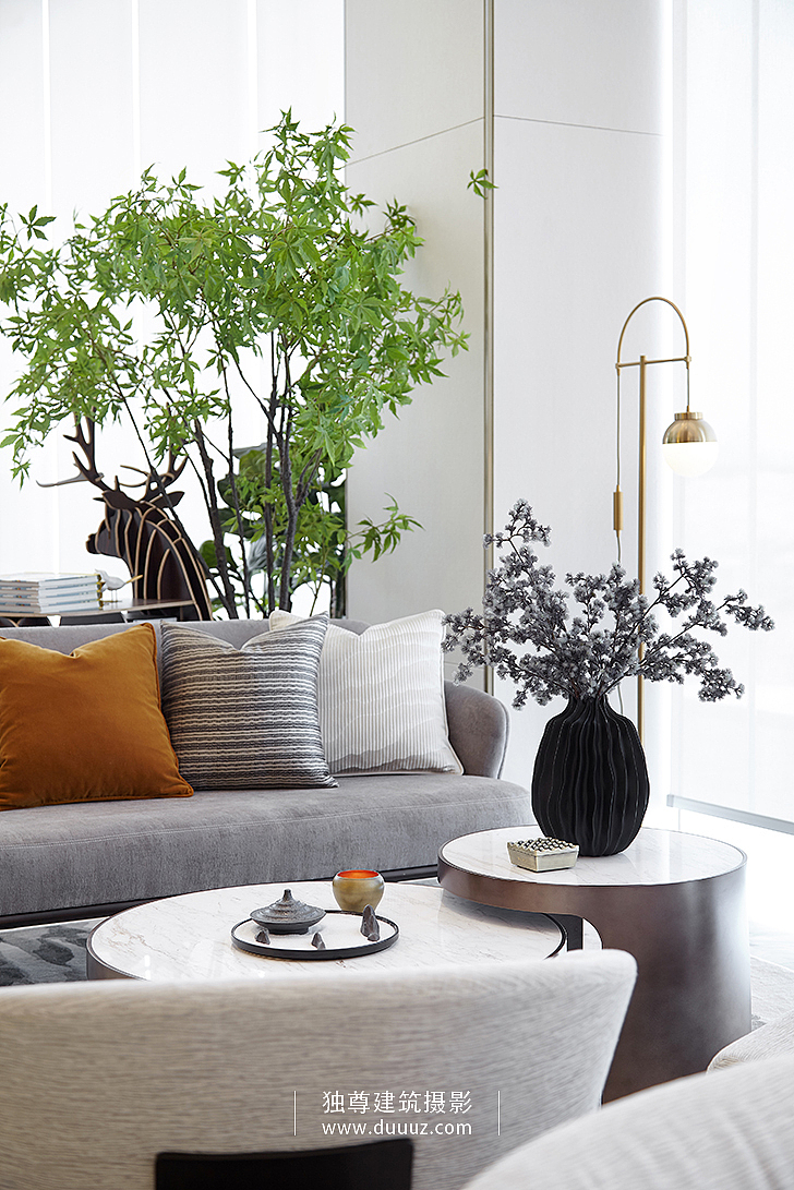 独尊建筑摄影:阳光下、格栅里 | 华润澜山望销售中心