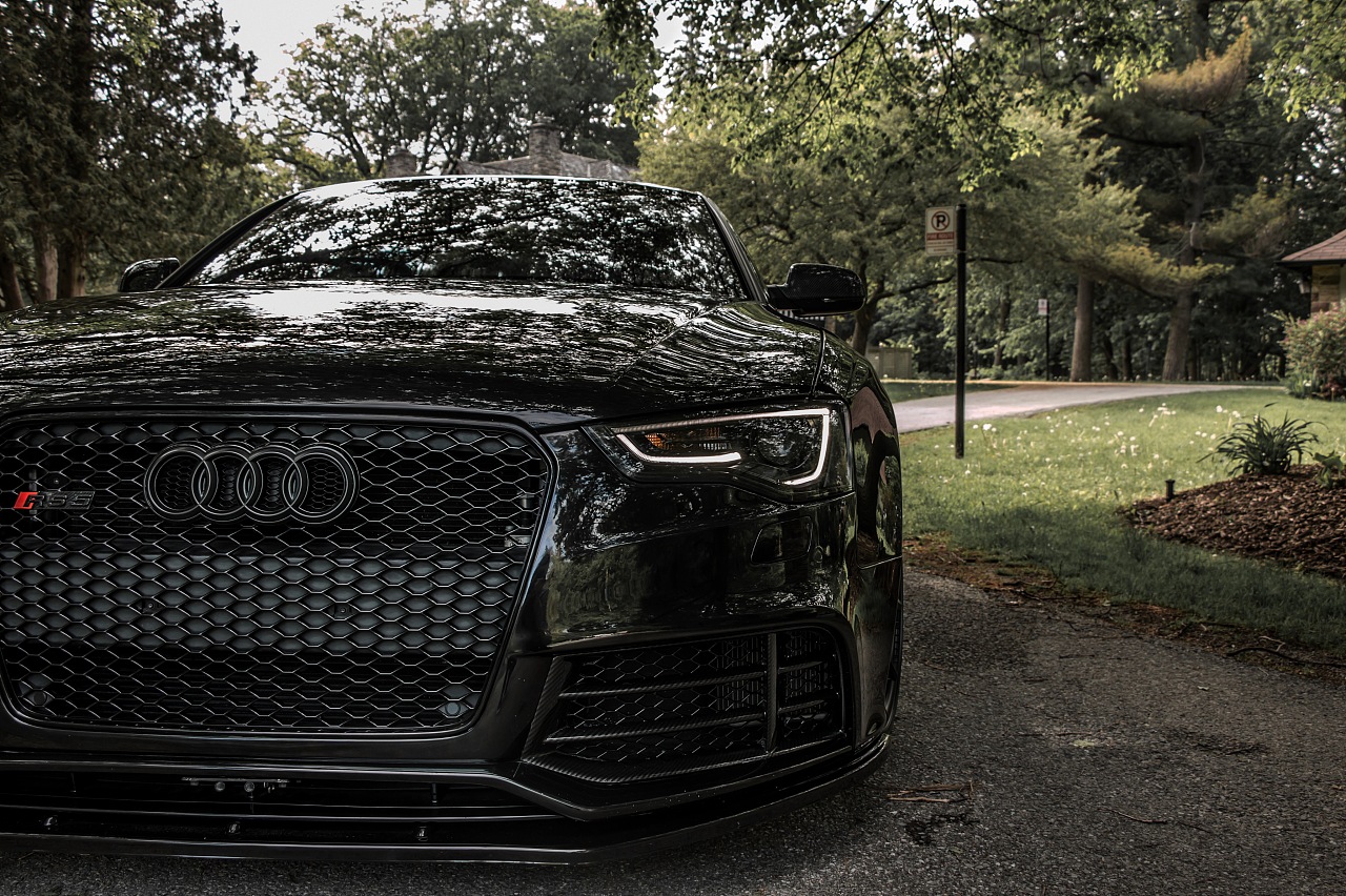 奥迪rs5改装碳纤维前唇下巴后扰流侧裙小包围保险杠