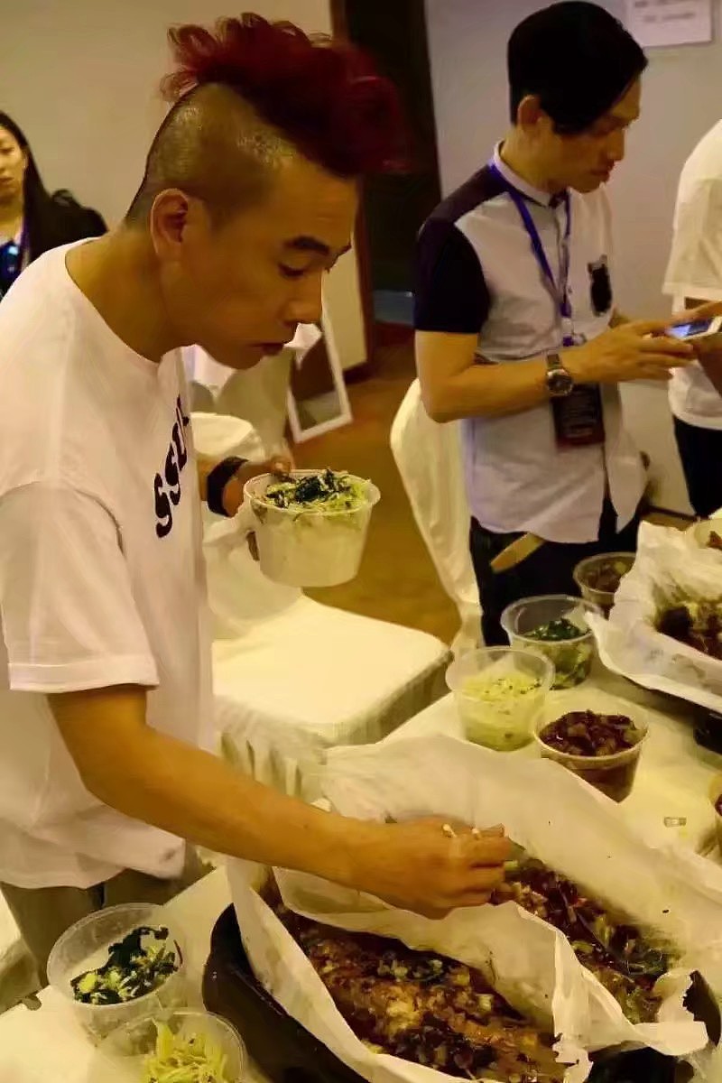 王记重庆特色纸上烤鱼