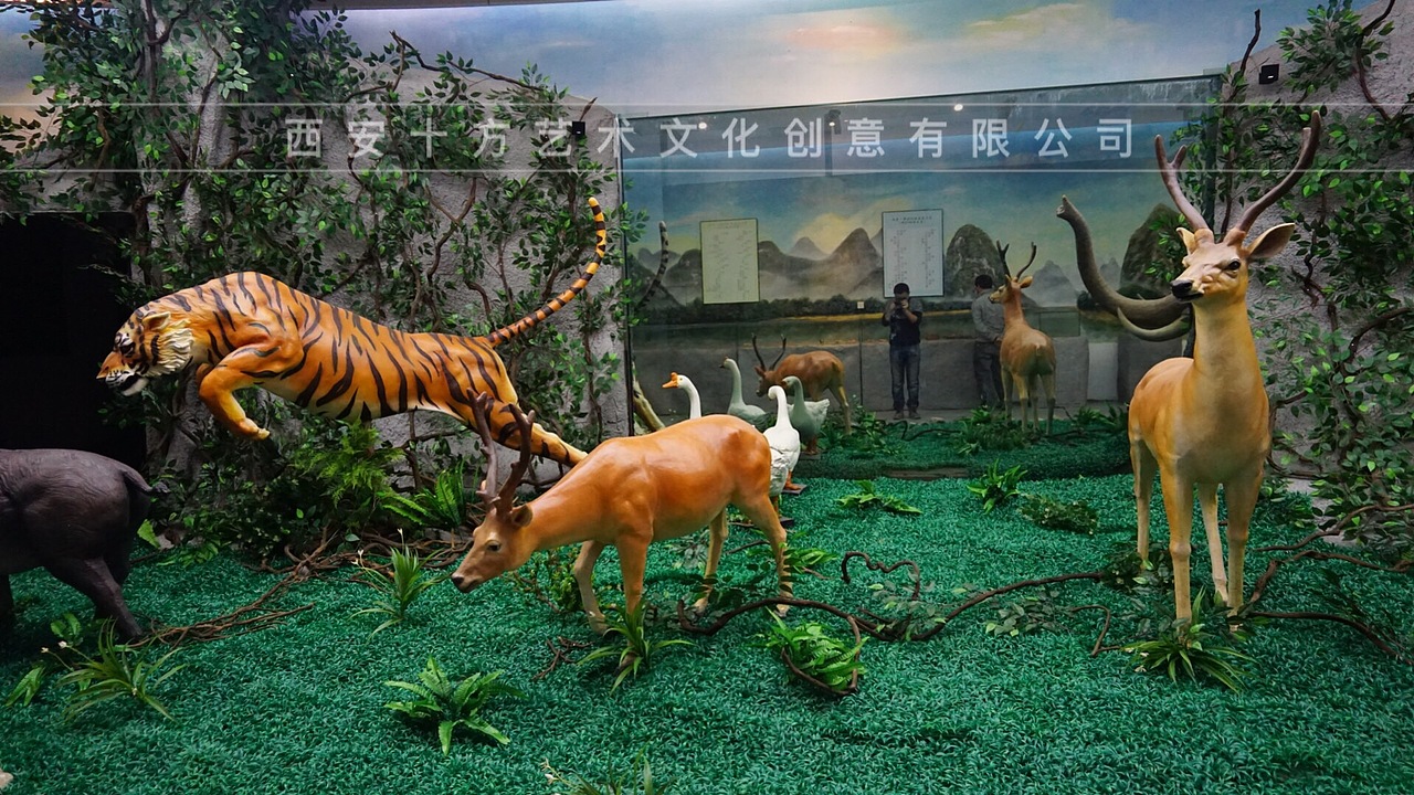 桂林甄皮岩国家森林公园博物馆玻璃钢动物雕塑制作（图ZMTM2NDA5NDMy） - 雕塑 - 站酷设计师西安十方彩绘雕塑原创素材 - 站酷ZCOOL