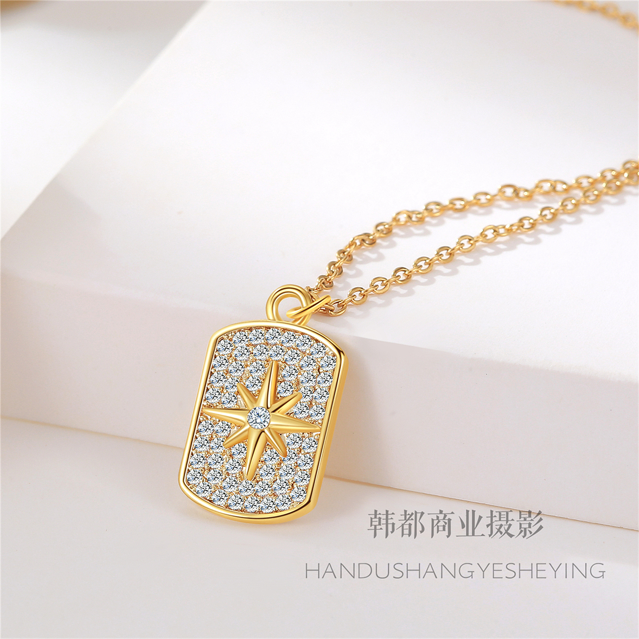 饰品精修拍摄静物图项链耳钉（图ZMjYxODU0NjAw） - 产品摄影 - 站酷设计师麦图商业摄影原创素材 - 站酷ZCOOL
