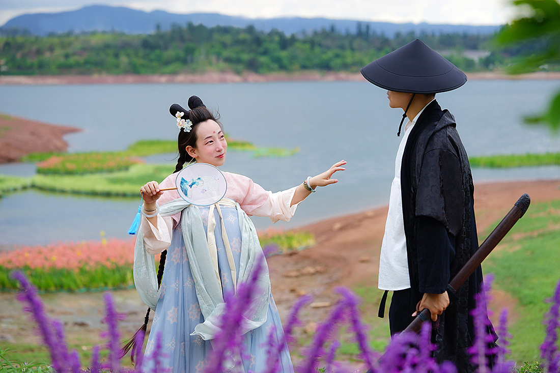 重力与漂浮（图ZMjY5Mjg2OTEy） - 艺术插画 - 站酷设计师森林数字艺术莫娜原创素材 - 站酷ZCOOL