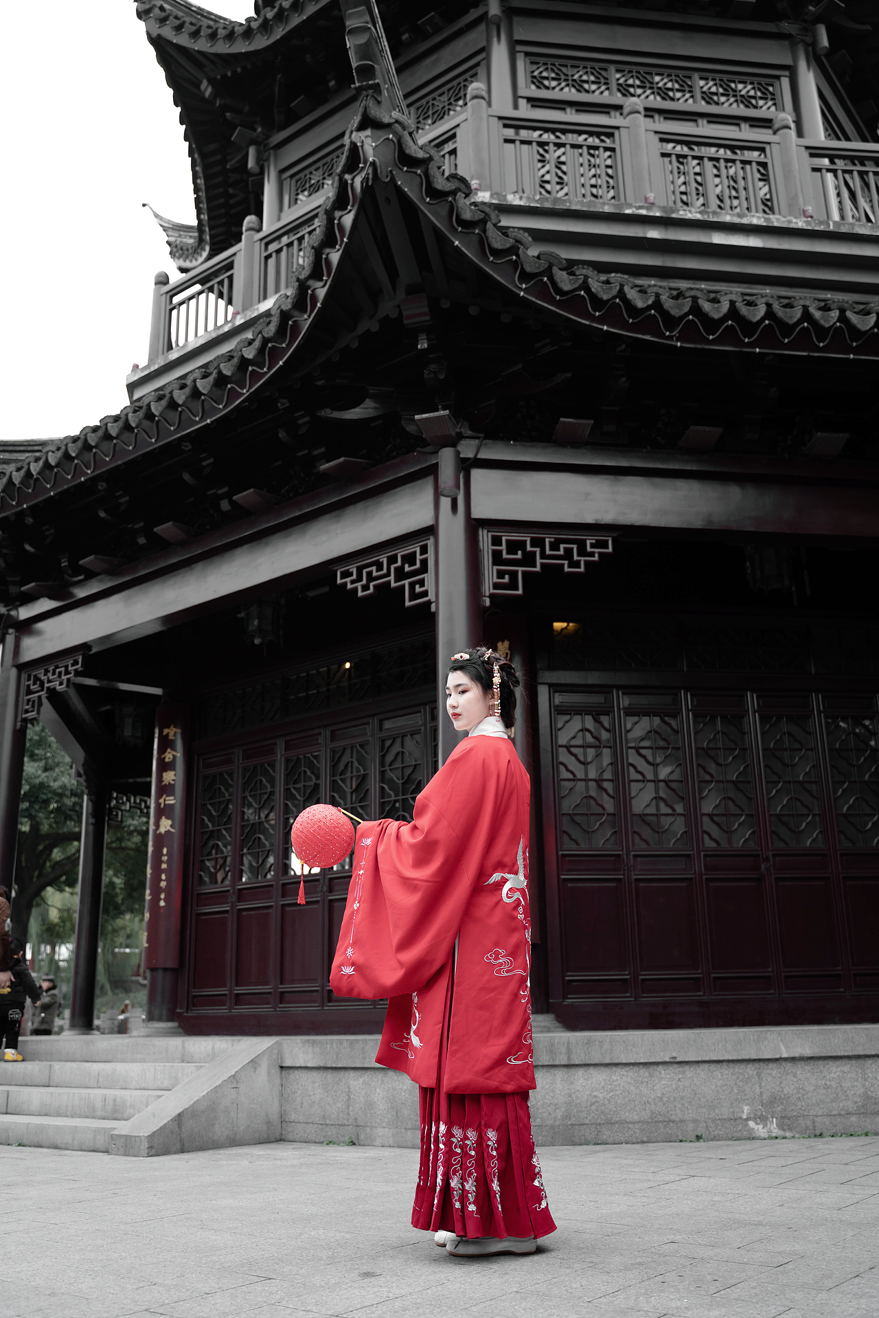 一袭红衣醉白鹭