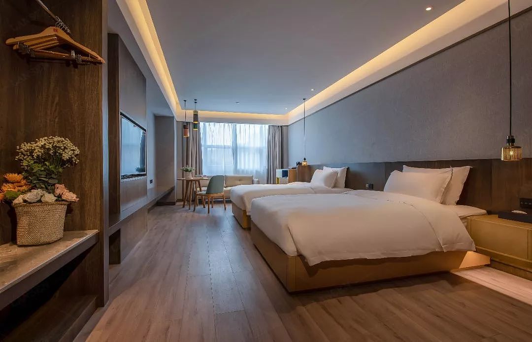 朗生饰面板商业空间案例 | 柏曼酒店