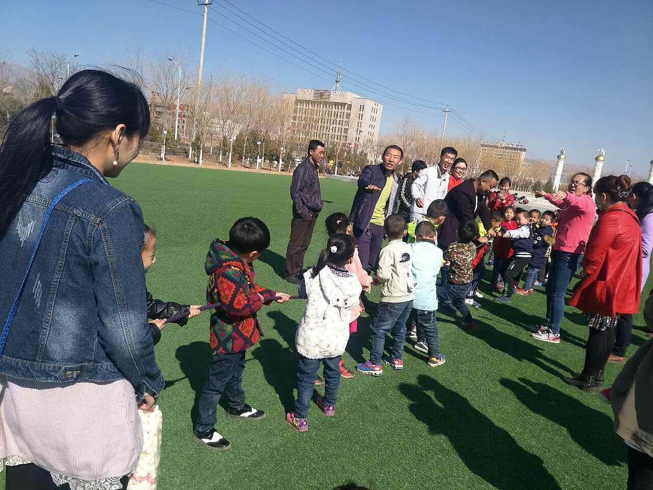 巴音镇幼儿园草莓二班春游亲子活动 2017.4.2