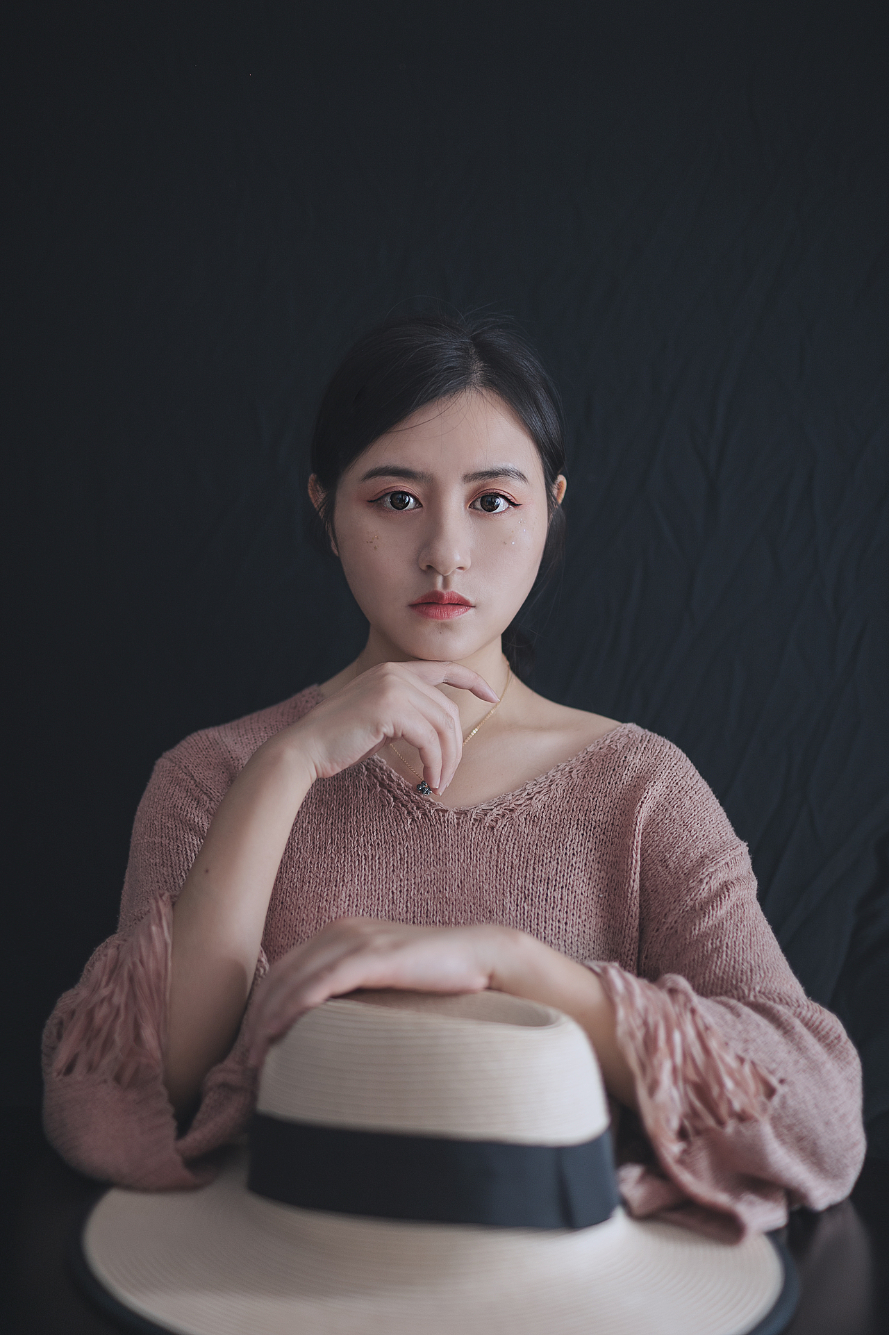 阴天（图ZMjQzNzExMTUy） - 人像摄影 - 站酷设计师陈小白zero原创素材 - 站酷ZCOOL