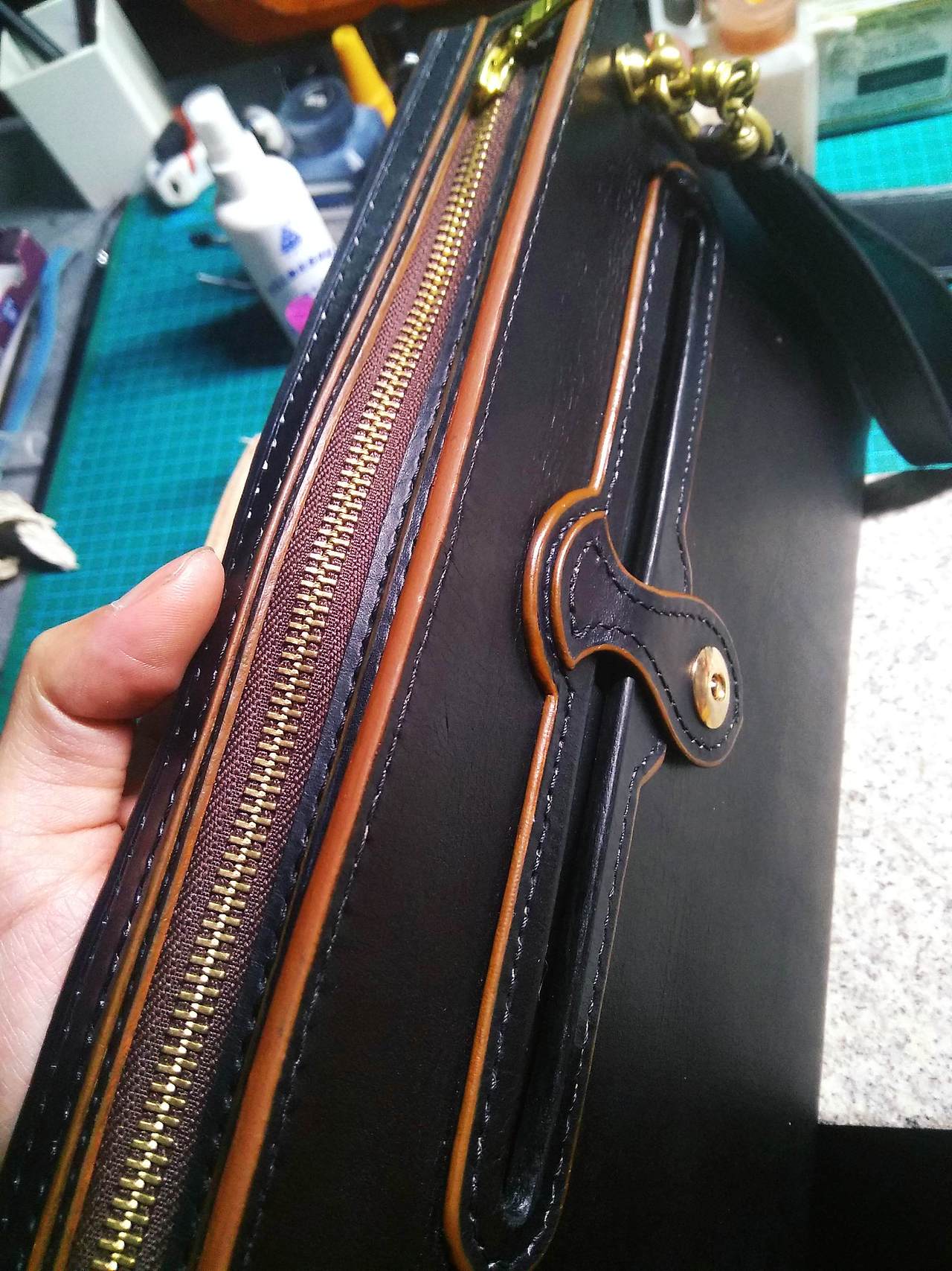 山水皮雕款男士手包 ,手工皮雕皮具