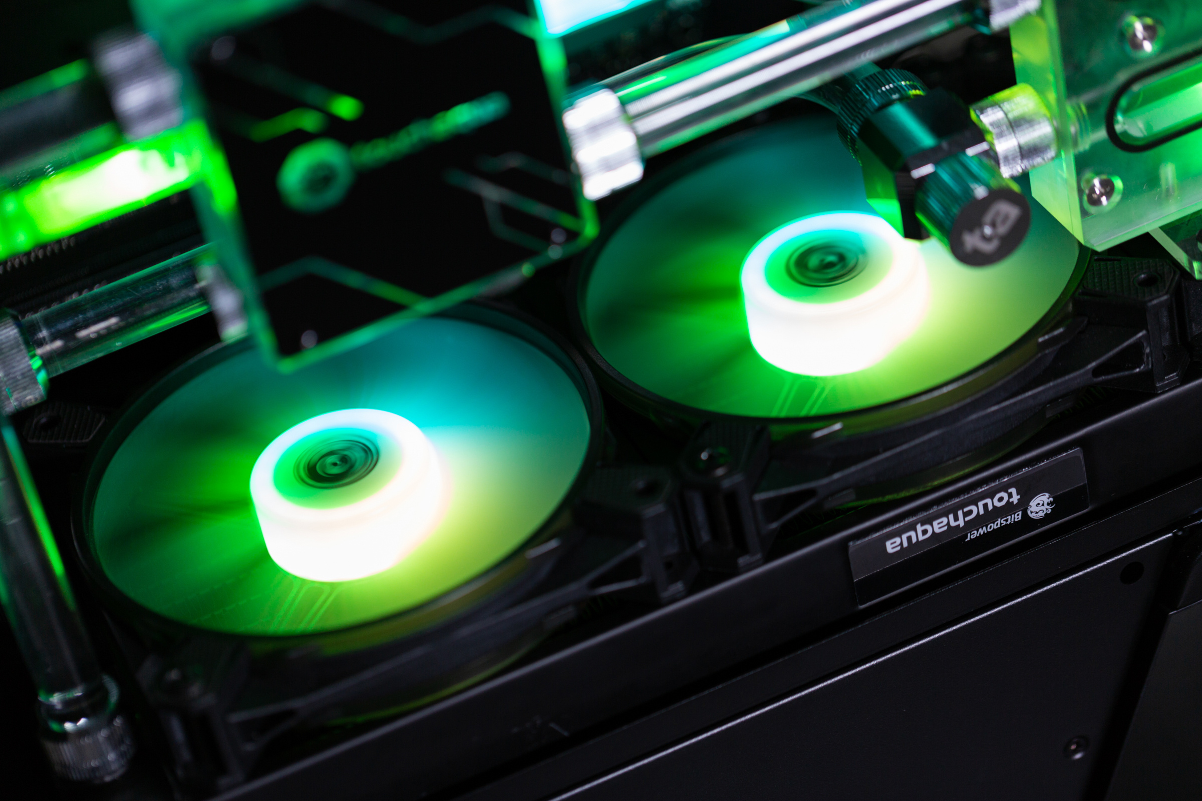 电脑水冷主机拍摄