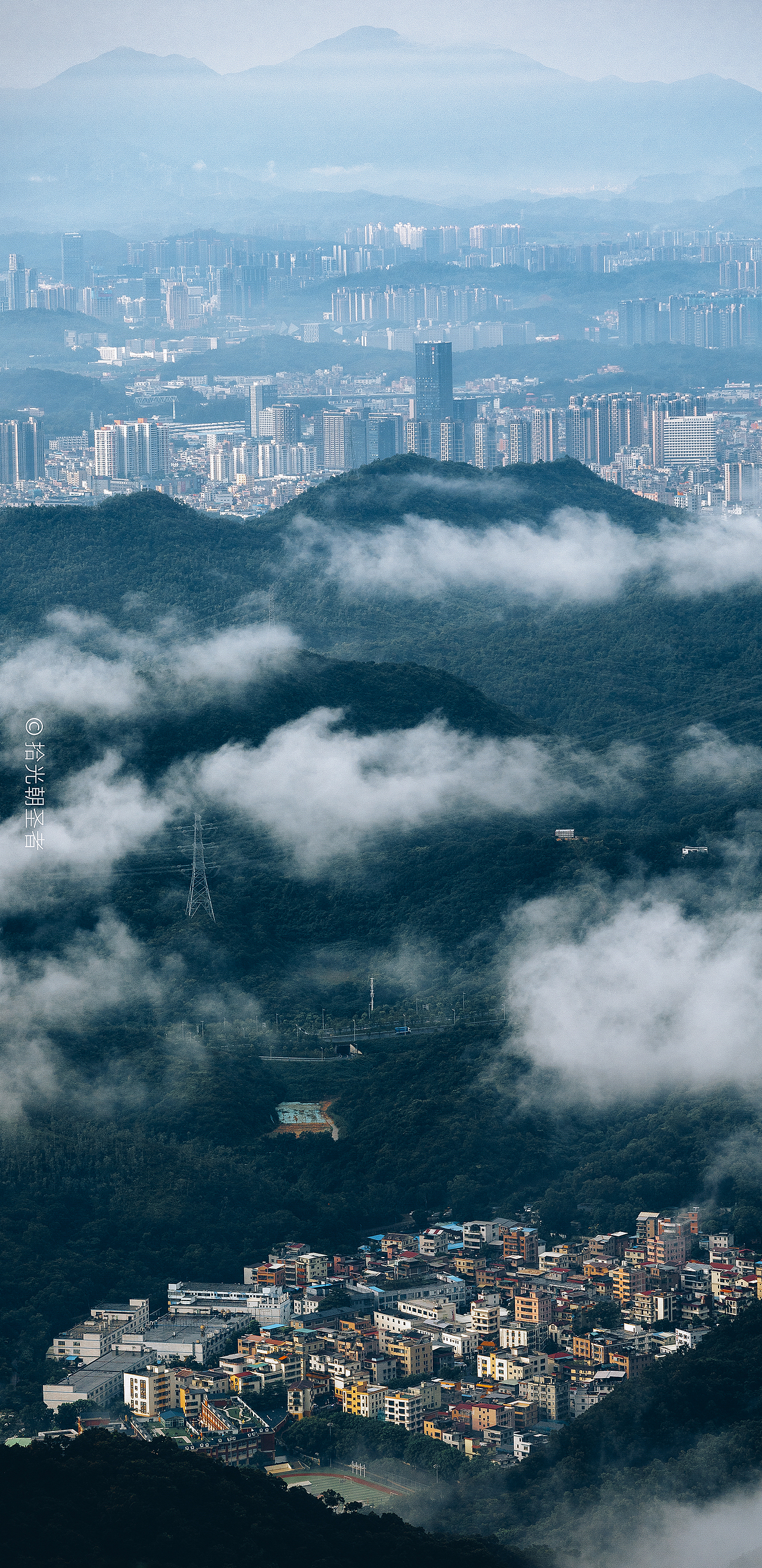 深圳梧桐山全景图