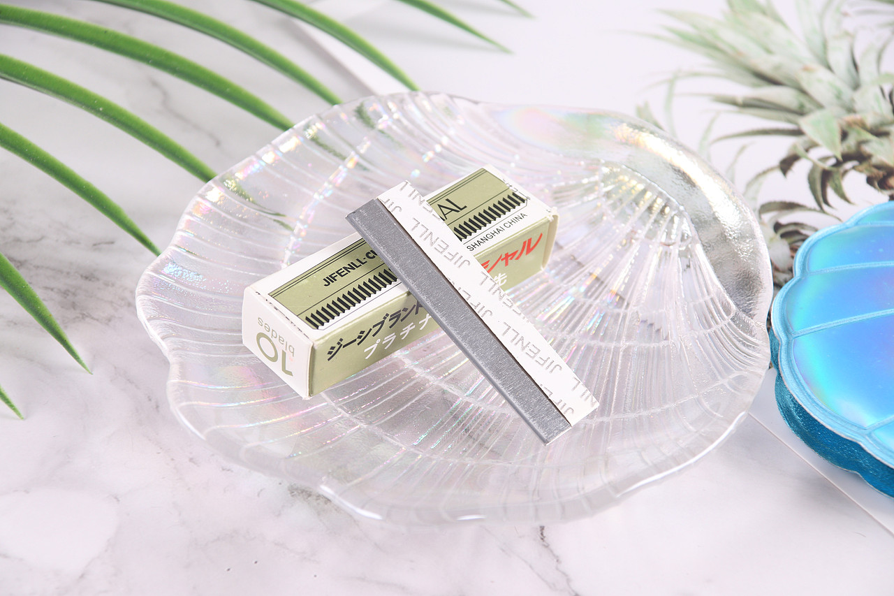 B01彩妆\C99-其他\V01不锈钢修眉刀