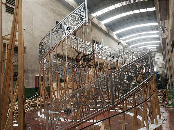装饰别墅铜楼梯 轻奢铜雕刻楼梯护栏经验攻略