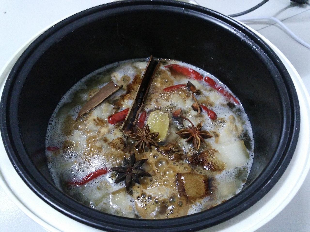 电饭煲独家红烧肉（图ZNDgyNDA4NzI=） - 产品摄影 - 站酷设计师hrzz原创素材 - 站酷ZCOOL