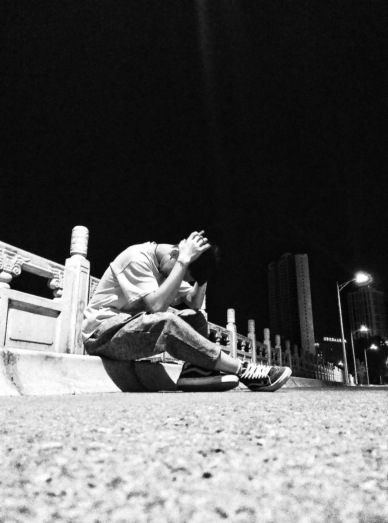 分享收藏少年黑白单车少年街景【有映画】日暄2022,中国山河.