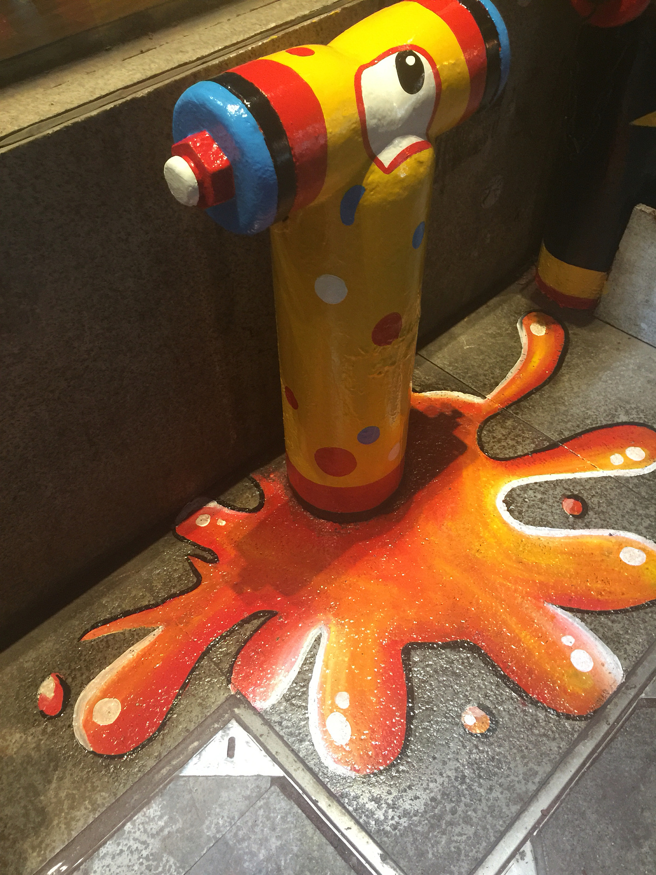 新街口消防栓街头涂鸦