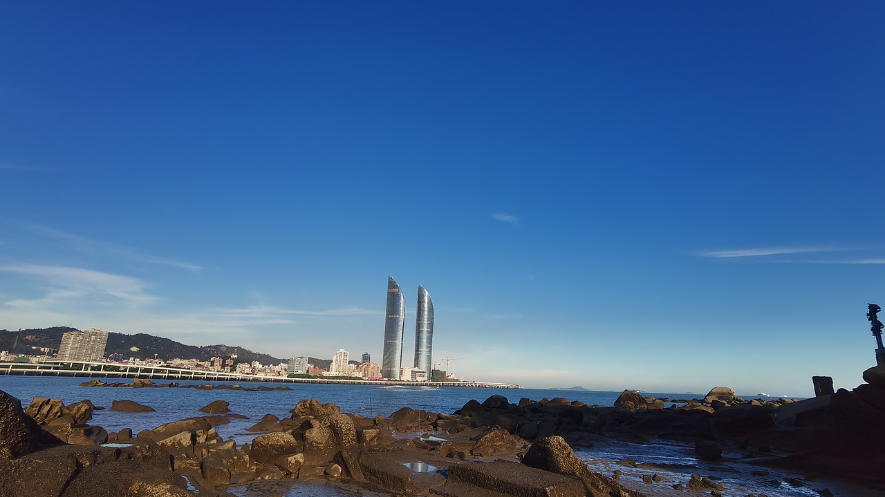厦门湖边建筑风景