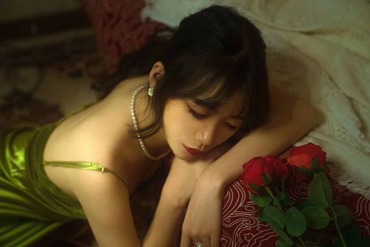 别慌，月亮也在深海得某处迷茫。