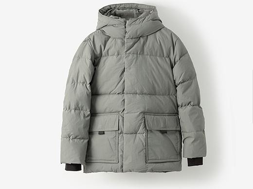 静物童装白底羽绒面包服