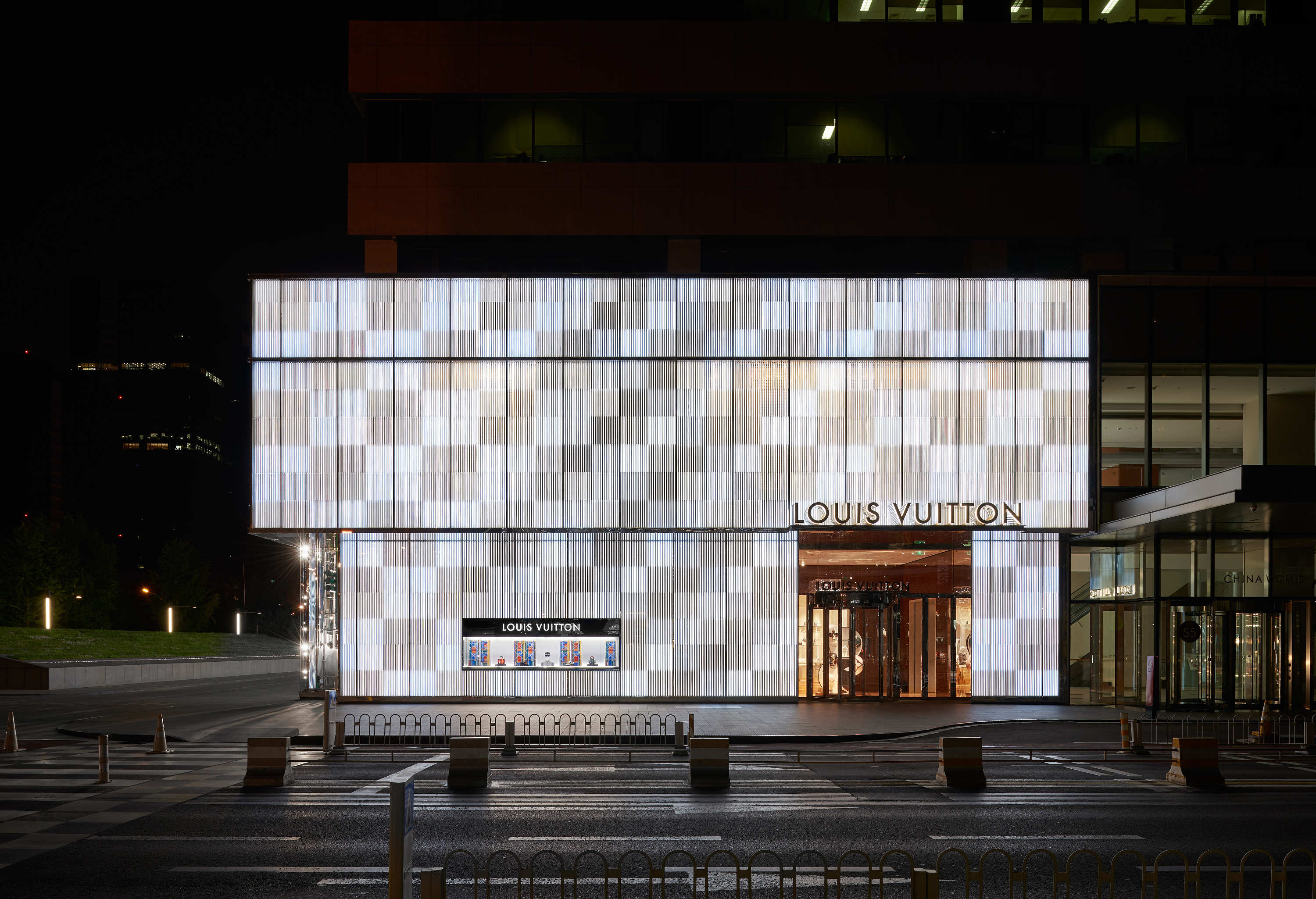 byb出品 | 北京路易威登之家2019aw全新橱窗拍摄