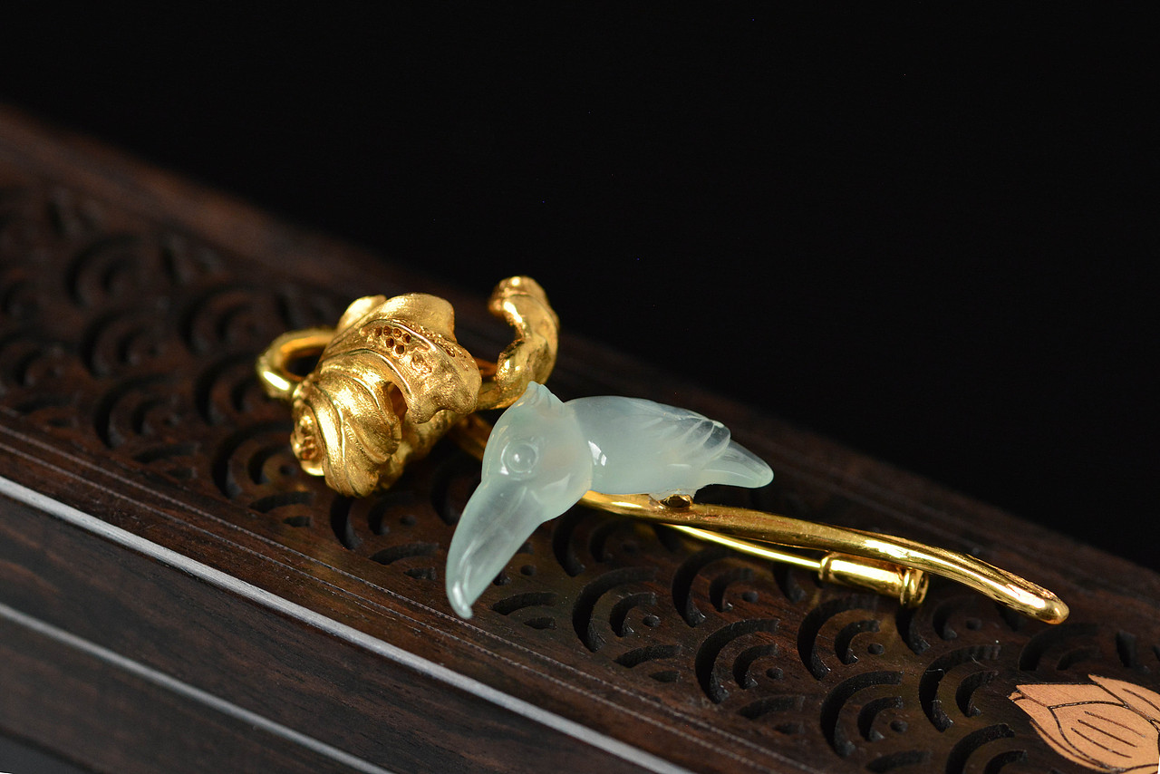 设计师作品|翡翠荷叶鸟（图ZMjQwNDQ1ODgw） - 首饰设计 - 站酷设计师天使原创珠宝设计原创素材 - 站酷ZCOOL