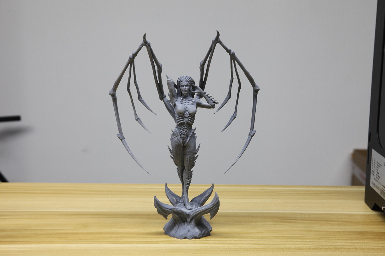 星际争霸2刀锋女王凯瑞甘