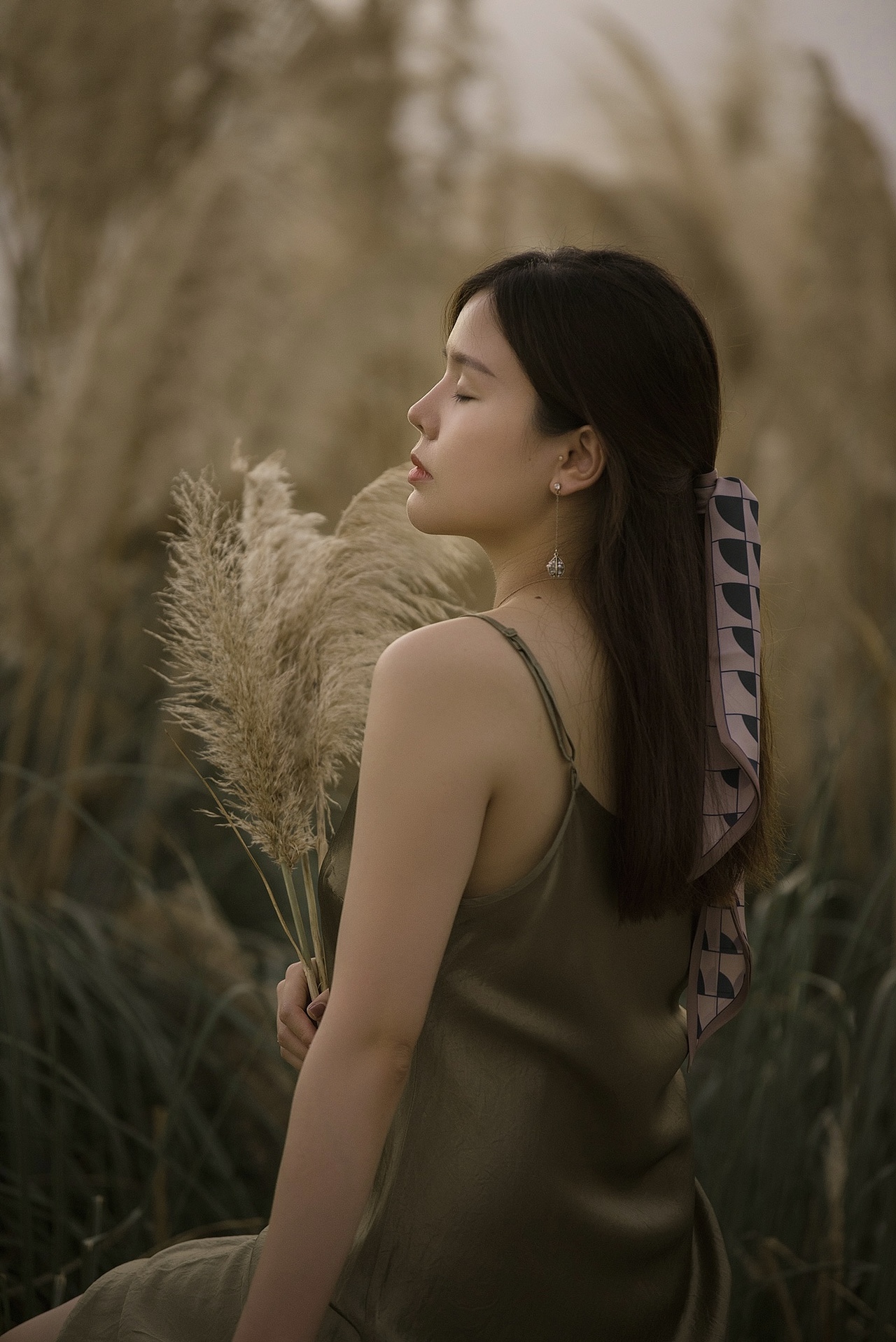 芦苇（图ZMjczNjA5MTMy） - 人像摄影 - 站酷设计师翁谷粒原创素材 - 站酷ZCOOL