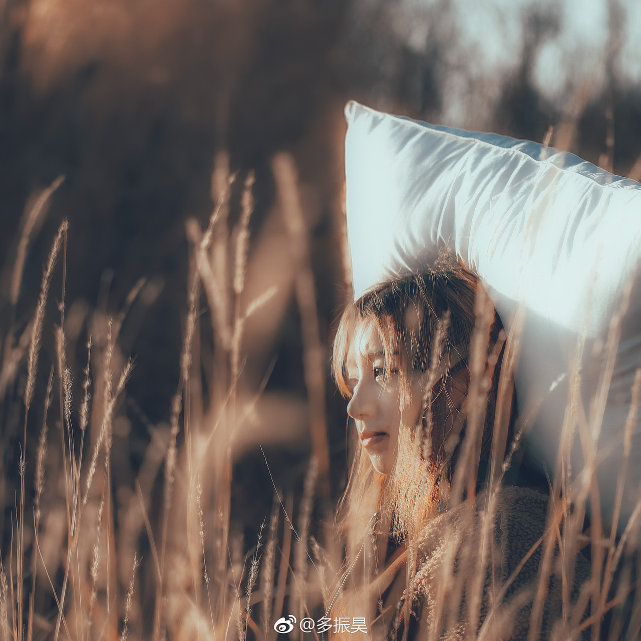 群山静默 侵蚀朝茫（图ZMTAxMzk3NTA0） - 人像摄影 - 站酷设计师多吃点饭duo原创素材 - 站酷ZCOOL