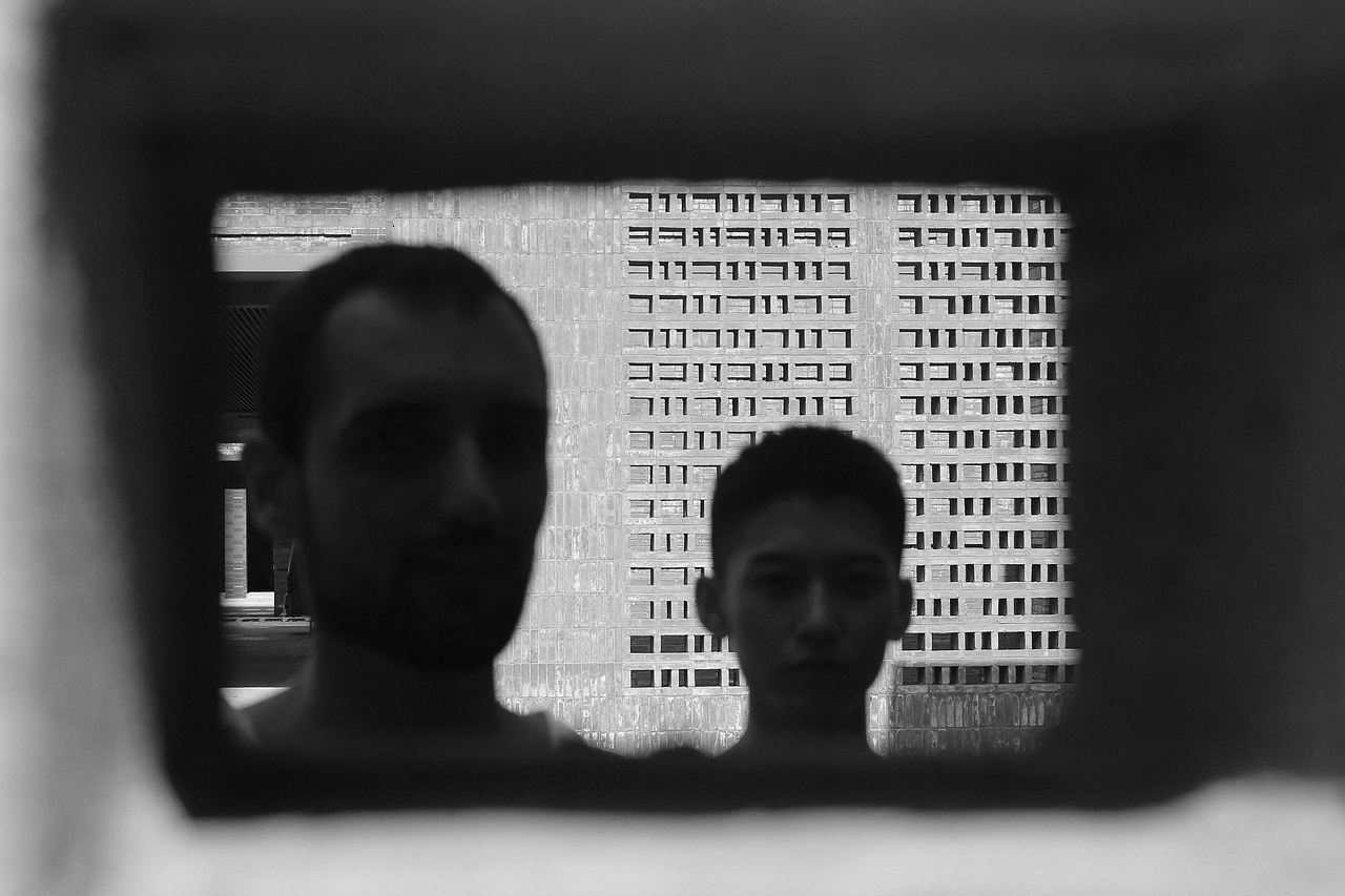 《西蒙与甄》（图ZMTU2OTMzNDky） - 人像摄影 - 站酷设计师旅途者key原创素材 - 站酷ZCOOL