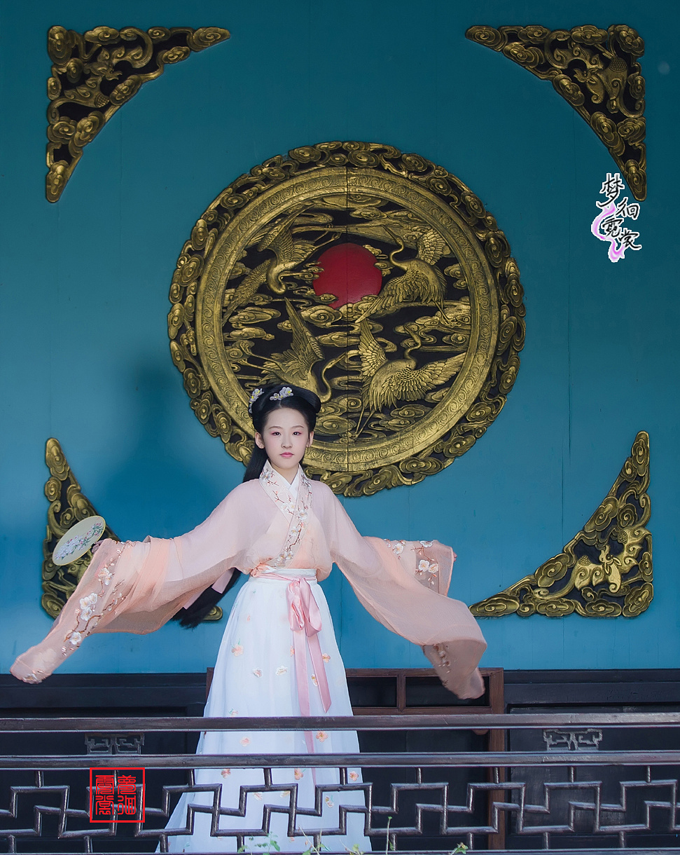 梦徊霓裳原创桃花刺绣汉服襦裙|服装|其他服装|梦徊霓裳 - 原创作品