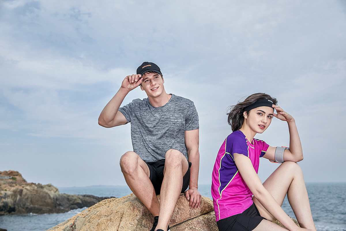 运动服欧美模特拍摄