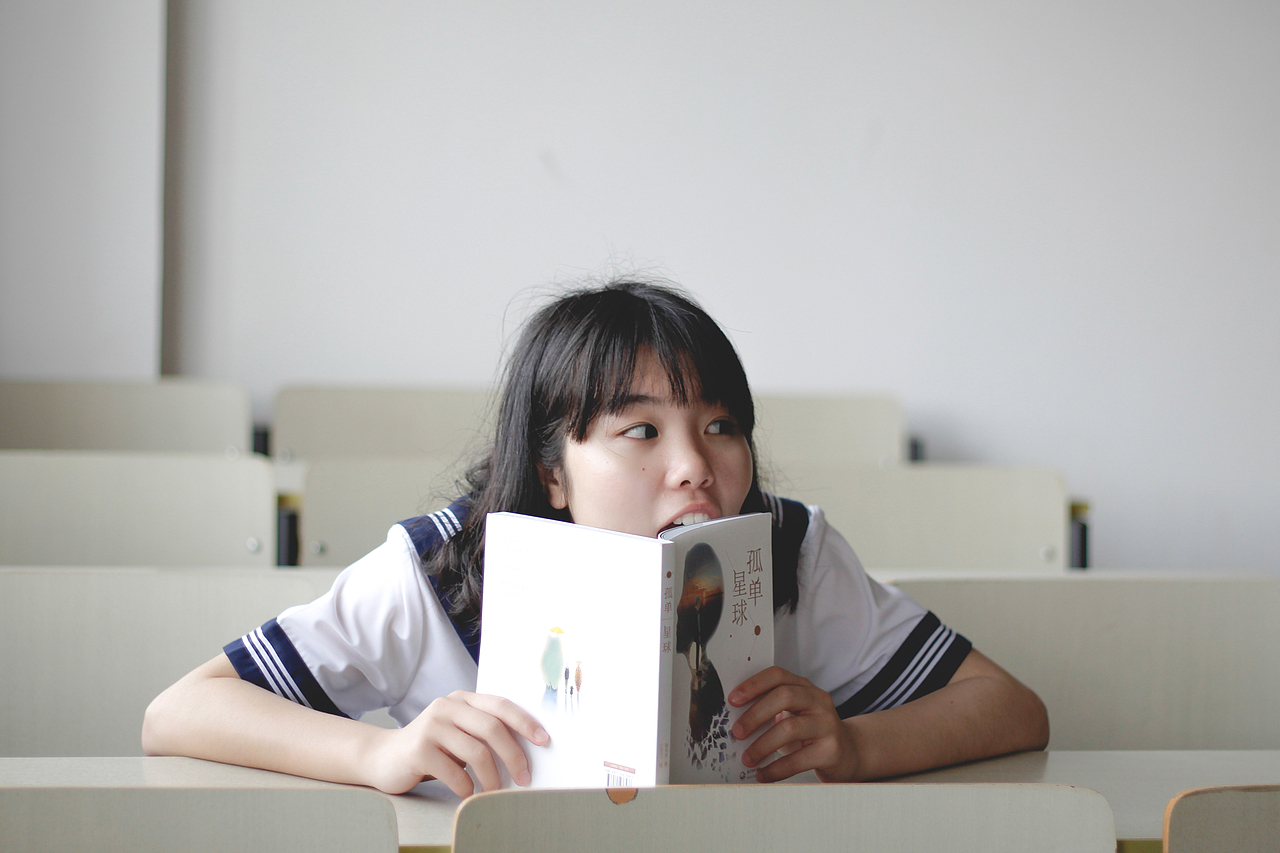 十七八岁的姑娘怎么拍都是漂亮的