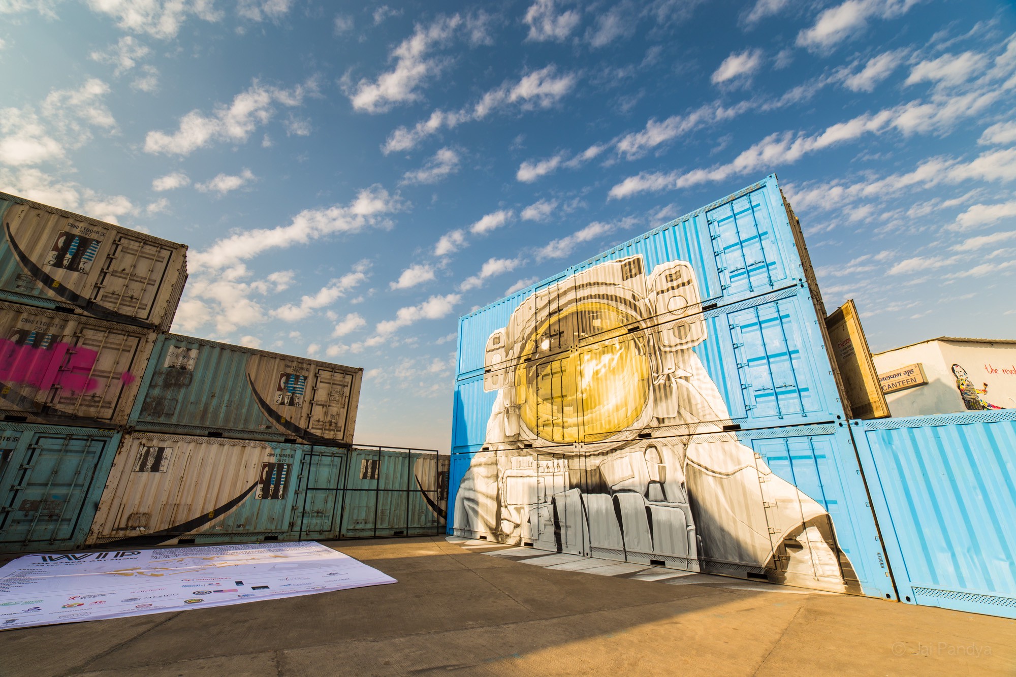 打翻颜料桶,脑洞大开的集装箱涂鸦创意设计