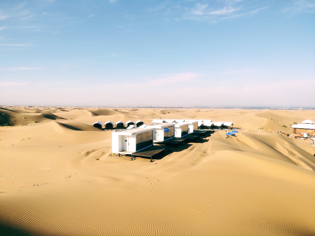 未来旅居新网红丨住在风景里的高科技治愈系民宿