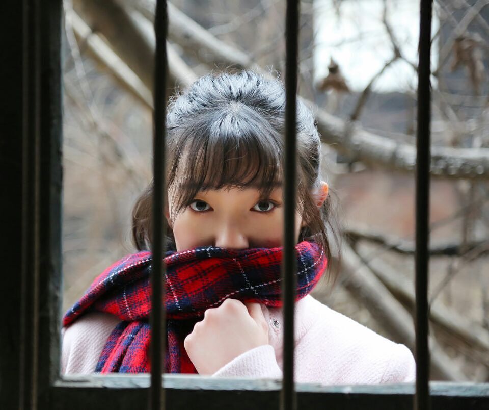 冬日蔷薇（图ZNDMxNDg1MjA=） - 人像摄影 - 站酷设计师蒜糖MOMO原创素材 - 站酷ZCOOL