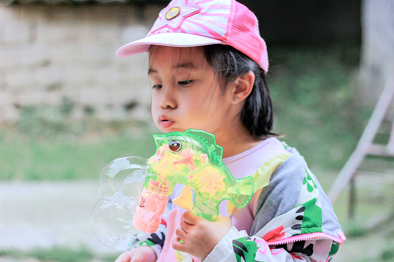 小朋友的明媚春日