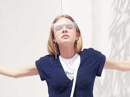 初夏產(chǎn)品畫冊(cè)（個(gè)人主頁(yè)-ZMjczNTMwNjQ=） - 電商 - 站酷設(shè)計(jì)師上海麥尚貿(mào)易原創(chuàng)素材 - 站酷ZCOOL