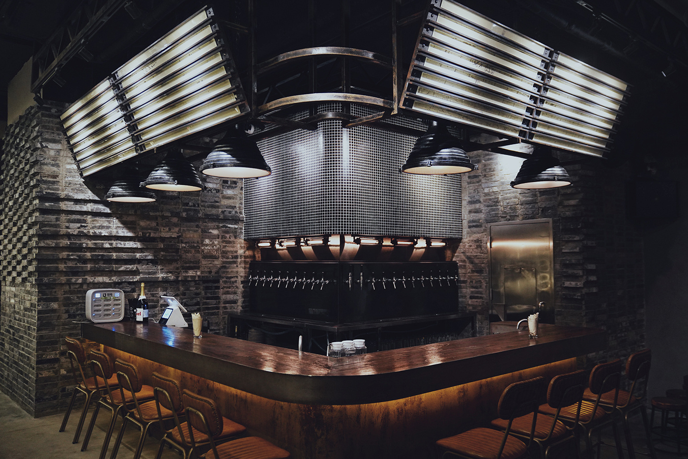 三生onewood酒吧空间视觉设计